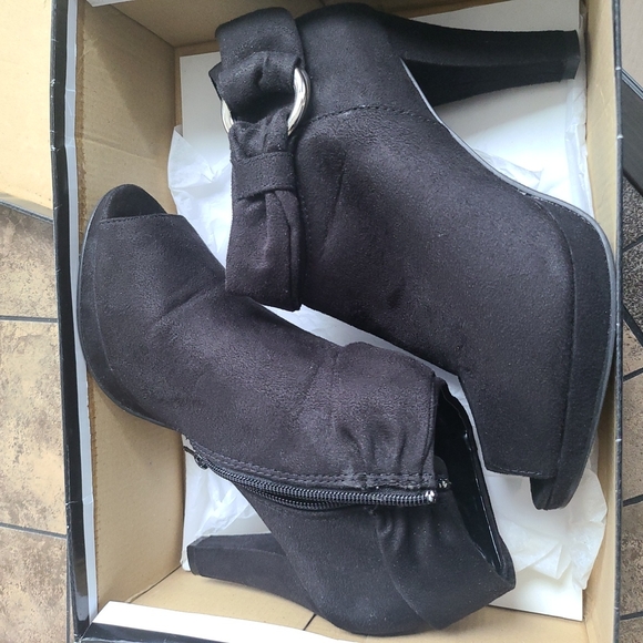 Women's shoes - Picture 3 of 3